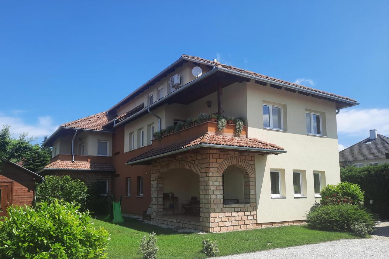 Mediterrania Apartment Keszthely Eksteriør billede